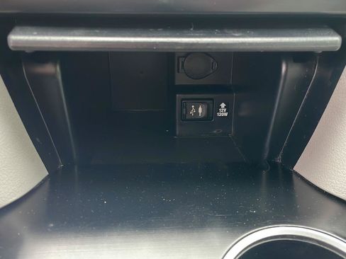 Used 2014 Toyota Camry LE FWD image 21