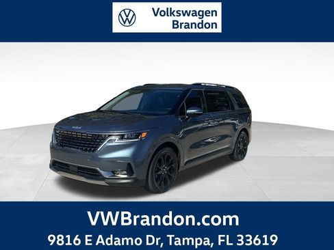 Used 2023 Kia Carnival SX Prestige image 1