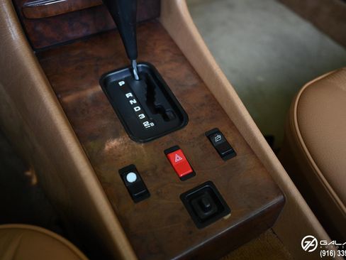 Used 1987 Mercedes-Benz 560 SL image 40