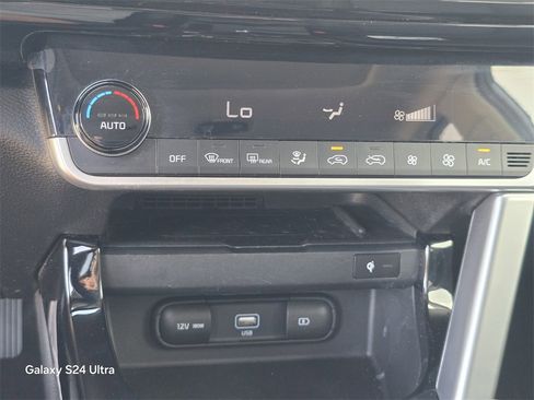 Used 2021 Kia Seltos EX image 29