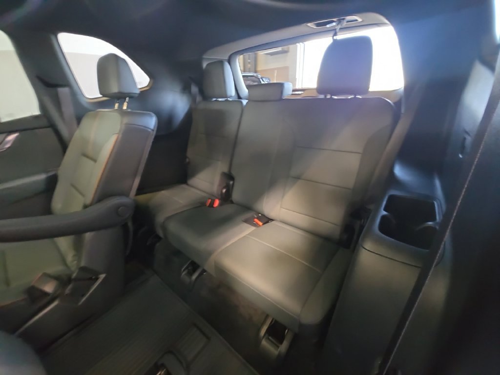 Certified 2024 GMC Acadia AT4 w/ LPO, Floor Liner Package AWD/4WD image 35