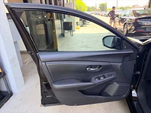 Used 2024 Nissan Sentra SV FWD image 23