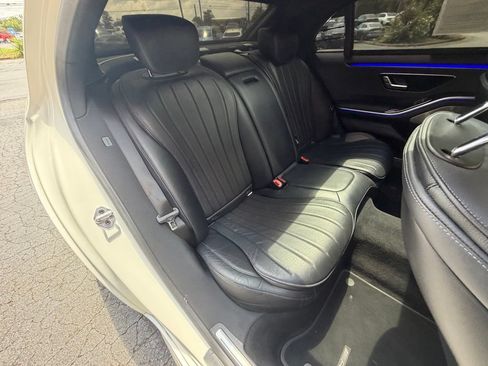 Used 2022 Mercedes-Benz S 500 4MATIC w/ AMG Line Package image 35