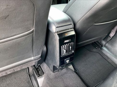 Used 2024 Jeep Compass Latitude image 10