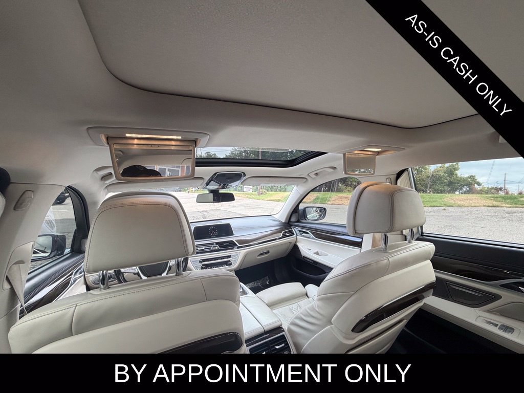 Used 2017 BMW 750i RWD image 24