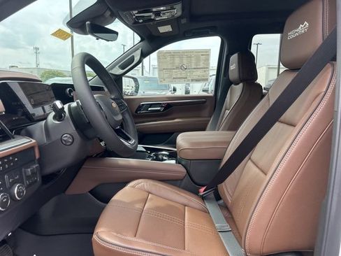 New 2026 Chevrolet Tahoe High Country w/ Sun And Tow Package AWD/4WD image 15