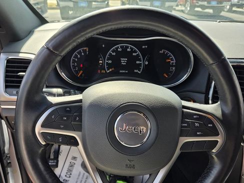 Used 2022 Jeep Grand Cherokee Limited image 25
