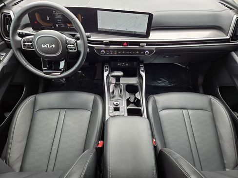 Certified 2025 Kia Sorento S FWD image 5