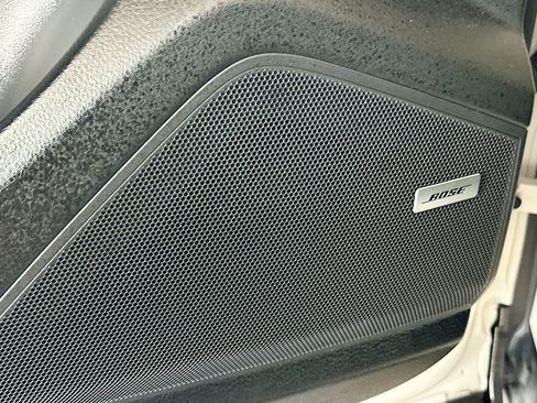 Used 2025 Porsche Cayenne Coupe image 19