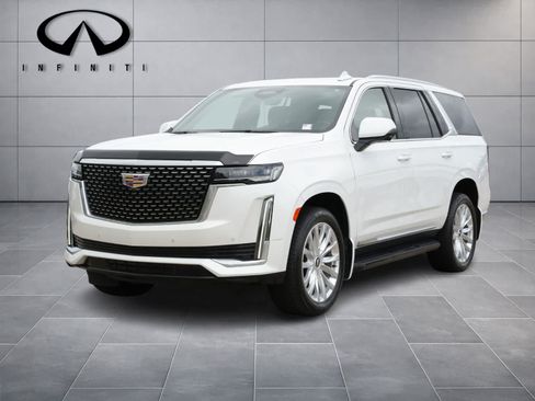 Used 2021 Cadillac Escalade Luxury RWD image 1