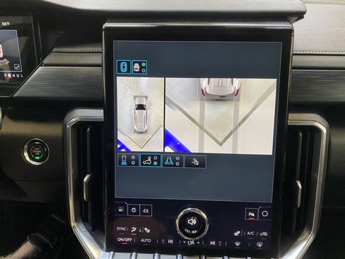 Used 2025 GMC Acadia Elevation image 48