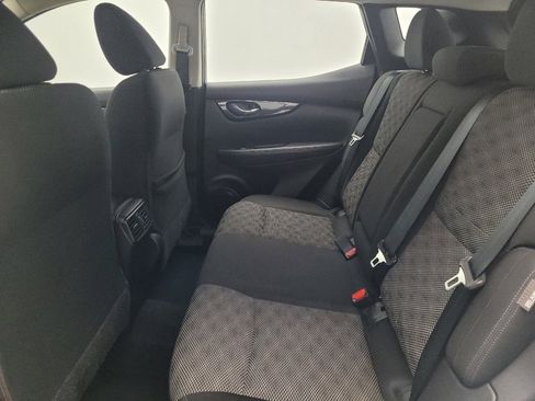 Used 2020 Nissan Rogue Sport SV image 18