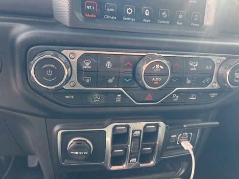 Used 2023 Jeep Wrangler Unlimited Sahara AWD/4WD image 6