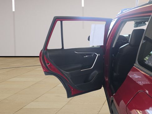 Used 2021 Toyota RAV4 XLE Premium AWD/4WD image 24