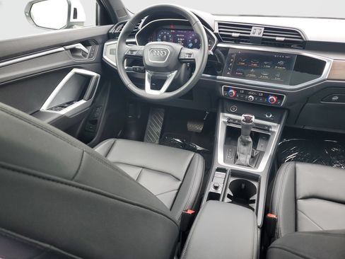 Used 2025 Audi Q3 2.0T Premium w/ Convenience Package AWD/4WD image 11