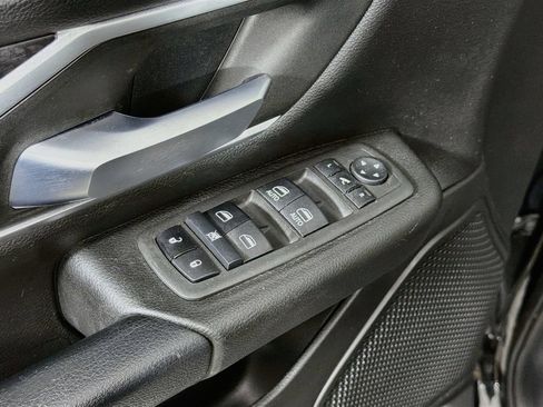 Used 2022 RAM 1500 Big Horn AWD/4WD image 18