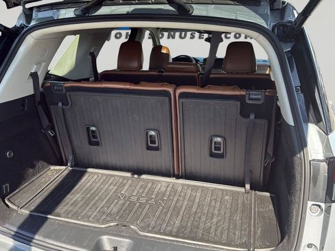 Used 2022 Nissan Pathfinder Platinum w/ Cargo Package AWD/4WD image 21