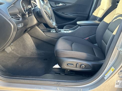 Used 2024 Chevrolet Malibu LT image 9