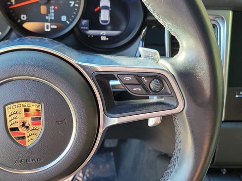 Used 2017 Porsche Macan image 26