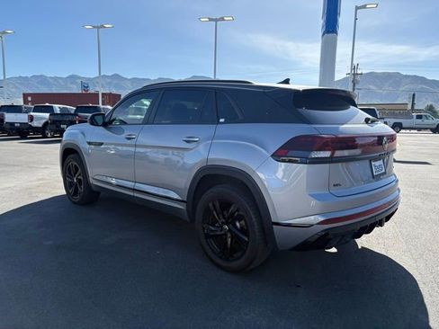 Used 2025 Volkswagen Atlas Cross Sport SEL R-Line AWD/4WD image 5