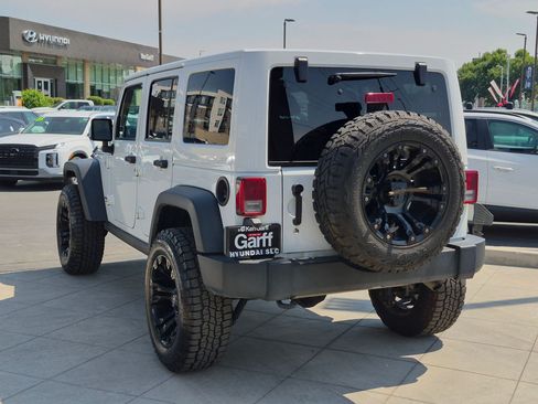 Used 2017 Jeep Wrangler Unlimited Rubicon w/ Cold Weather Group AWD/4WD image 7