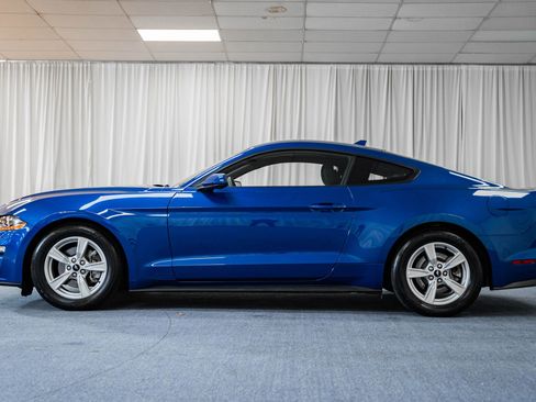 Certified 2022 Ford Mustang Coupe image 5