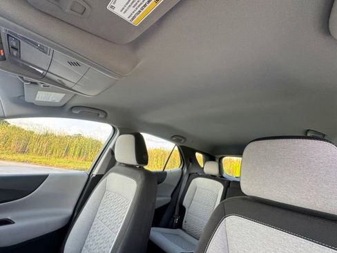 Used 2022 Chevrolet Equinox LS FWD image 27