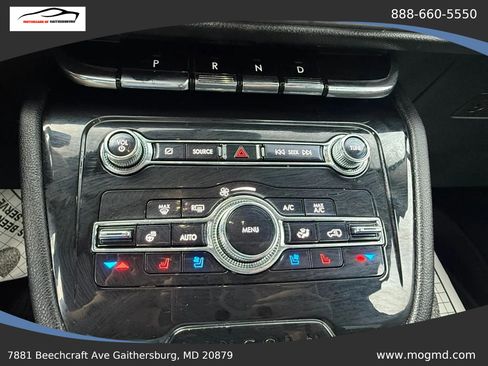 Used 2022 Lincoln Corsair AWD w/ Premium Package image 32