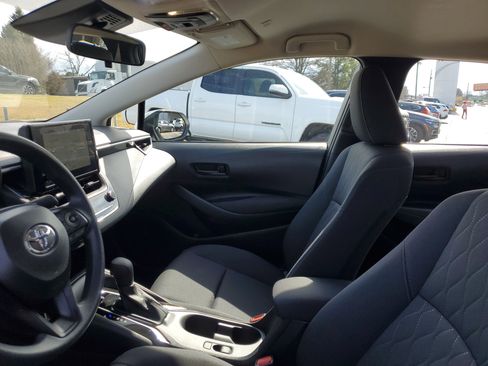 Used 2025 Toyota Corolla LE image 17