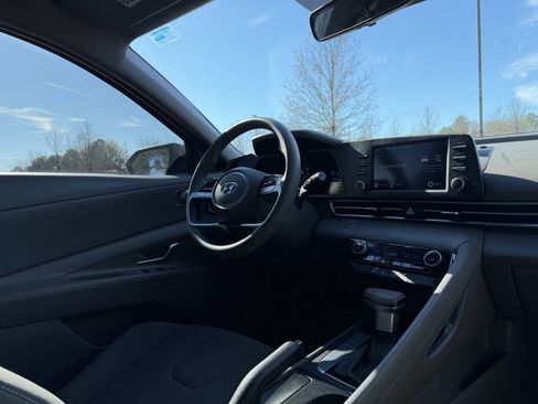 Used 2023 Hyundai Elantra SEL w/ Preferred Accessory Package image 20