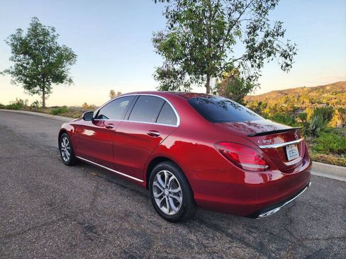 Used 2017 Mercedes-Benz C 300 4MATIC Sedan image 9