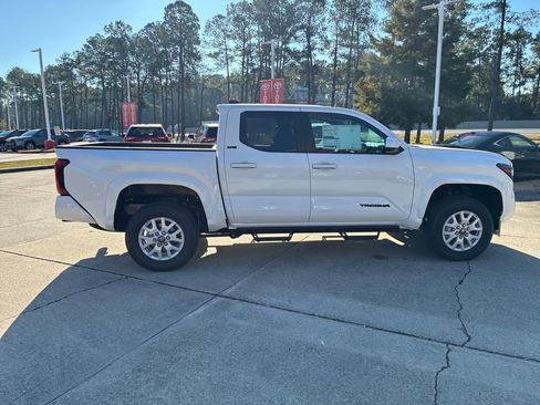 New 2026 Toyota Tacoma SR5 image 8
