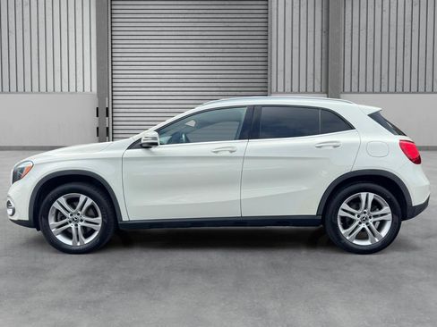 Used 2018 Mercedes-Benz GLA 250 4MATIC image 2