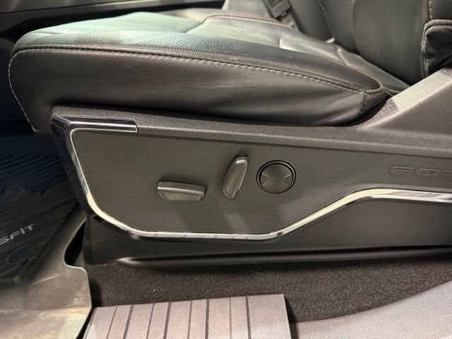 Used 2024 Ford F250 Lariat w/ Chrome Package AWD/4WD image 13