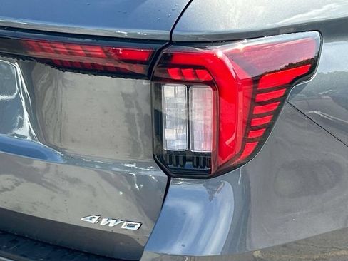New 2026 Ford Explorer Active w/ Active Comfort Package AWD/4WD image 10