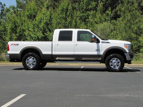 Used 2015 Ford F250 Lariat w/ Lariat Ultimate Package image 4
