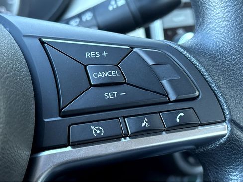 Certified 2022 Nissan Versa SV image 15