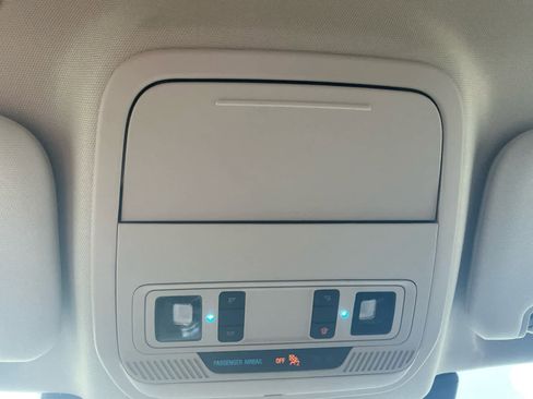 Used 2023 Ford Explorer XLT w/ Equipment Group 202A AWD/4WD image 19