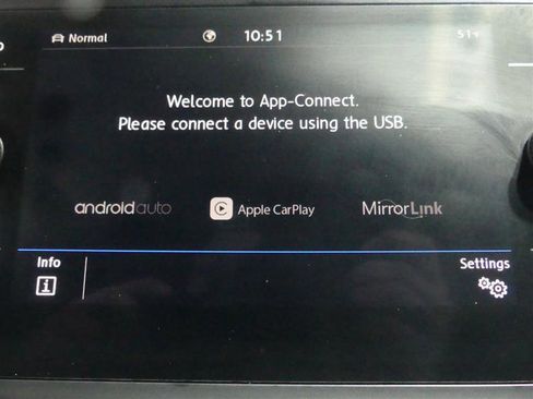 Used 2020 Volkswagen Atlas Cross Sport SE image 43