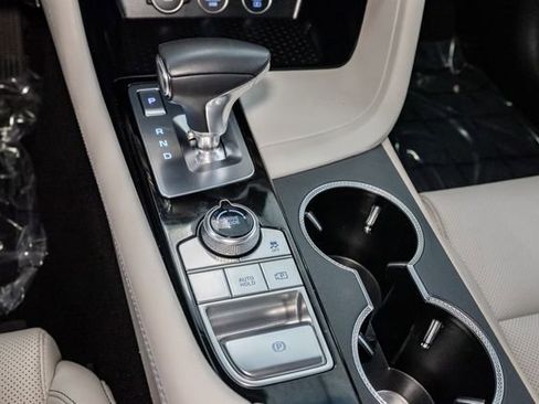 Used 2025 Genesis G70 2.5T AWD/4WD image 21