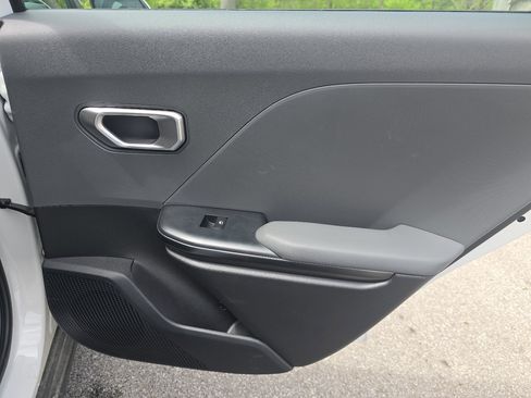 Used 2025 Kia K4 FWD image 21