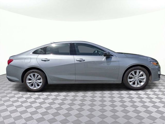 Used 2025 Chevrolet Malibu LT FWD image 3