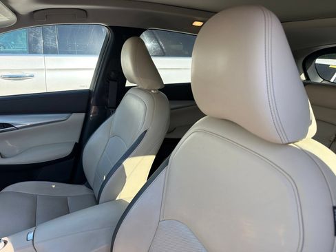 Used 2019 INFINITI QX50 Essential w/ Premium Heat Package AWD/4WD image 8