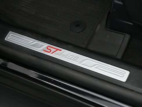 New 2025 Ford Explorer ST-Line w/ Premium Package image 17