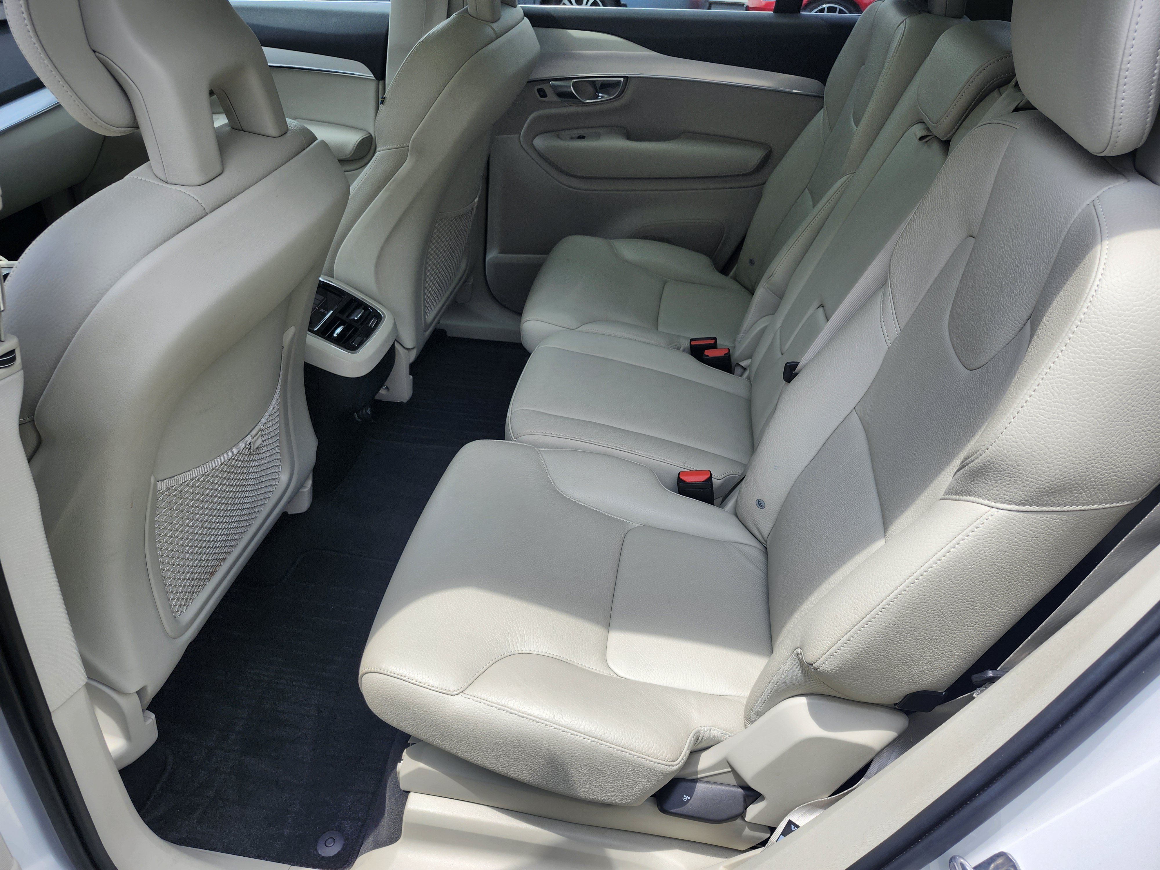 Used 2017 Volvo XC90 T6 Momentum w/ Vision Package AWD/4WD image 5