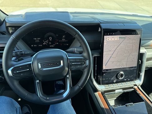 Used 2025 GMC Yukon Denali image 14