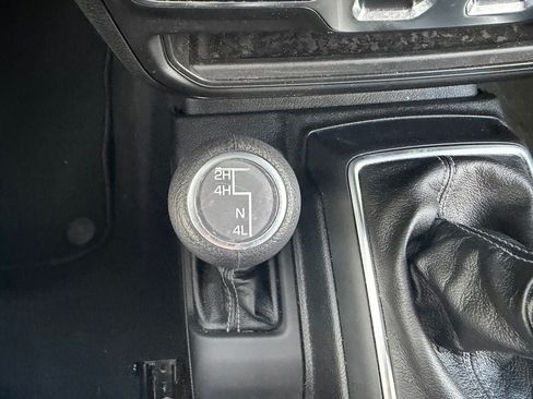 Used 2025 Jeep Wrangler Sport AWD/4WD image 26