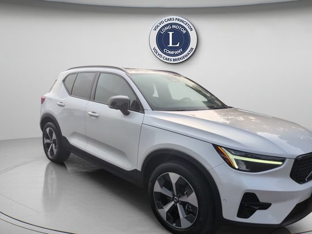 Certified 2024 Volvo XC40 B5 Plus w/ Protection Package Premier AWD/4WD image 9
