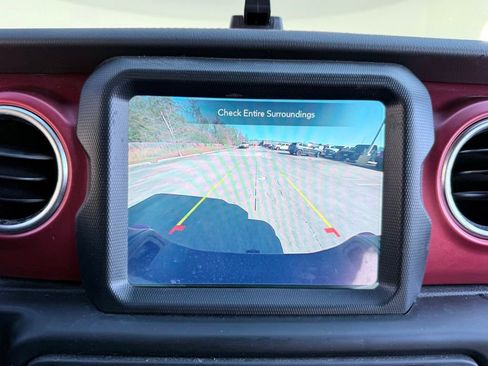 Used 2021 Jeep Gladiator Rubicon image 18