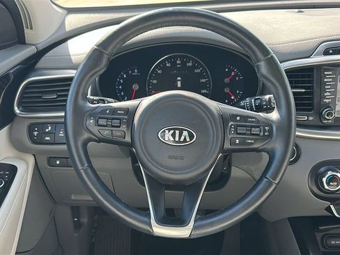 Used 2017 Kia Sorento SX image 23